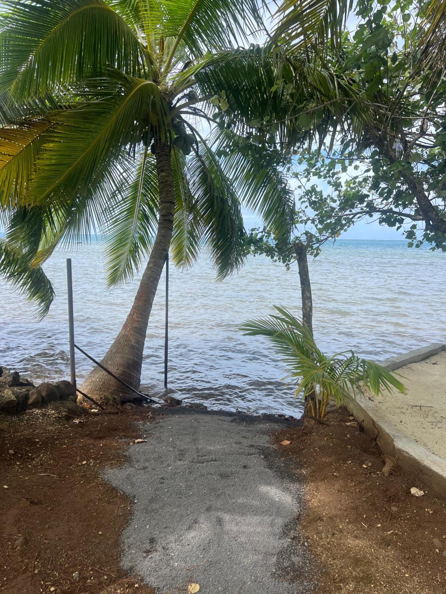 Villa Fare Mama Rota - Au Bord De L'Ocean Taputapuapea Esterno foto