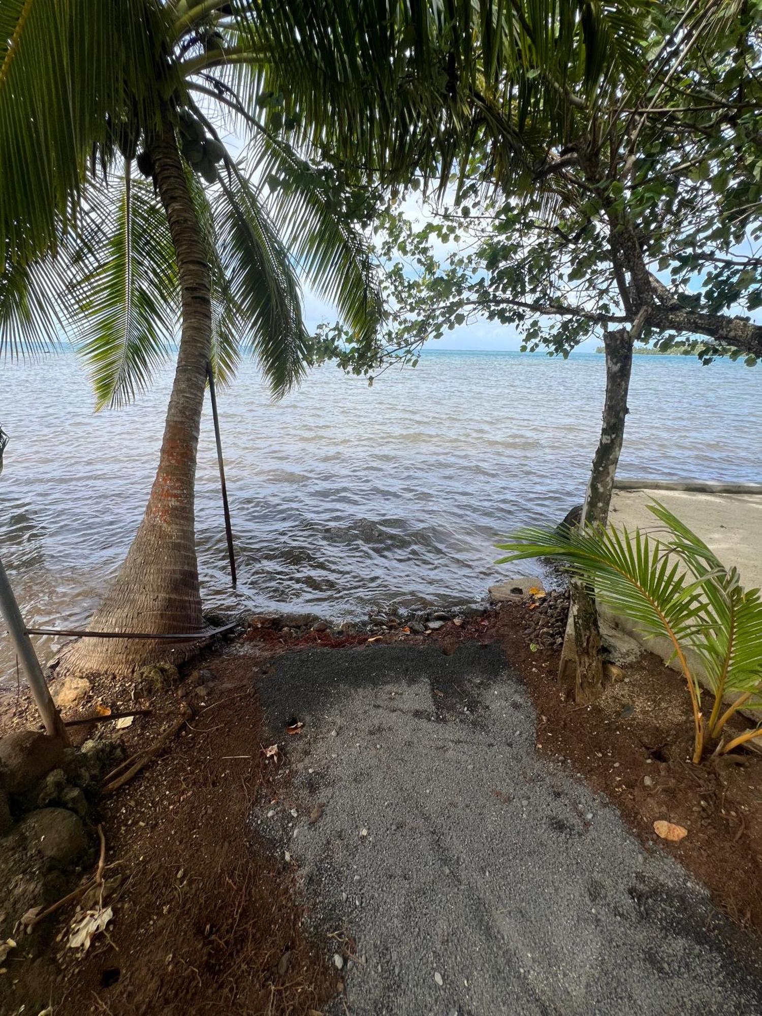 Villa Fare Mama Rota - Au Bord De L'Ocean Taputapuapea Esterno foto